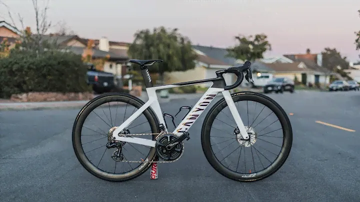 Custom 2021 Canyon Aeroad CF SLX 8 Di2