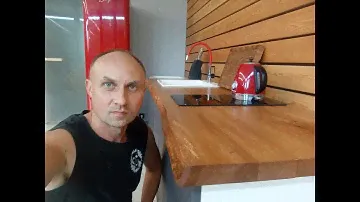 Столешница из дуба ... проливные полы из планкена и наливное авно ...