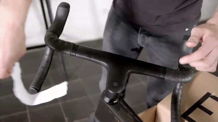 Canyon Aeroad CF SL 8 | Unbox and assemble your Aeroad CF SL