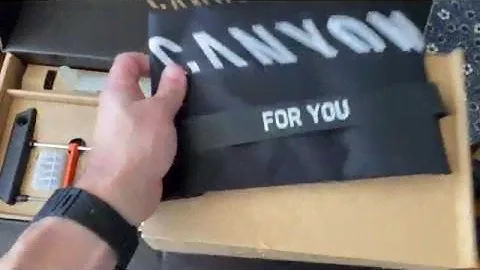 Whats Included with the Canyon Roadlite CF 8.0
