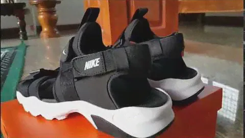 รีวิว [Review] Nike Canyon