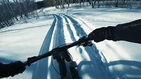 На фэтбайке Canyon Dude CF по снегоходкам